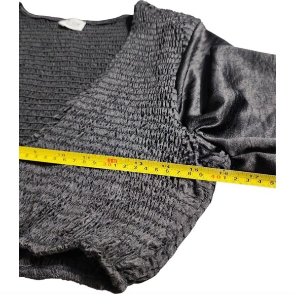 Le Lis Collection Black Cropped Smocked Top Size Small Chic Girls Night Out Club - Picture 3 of 7